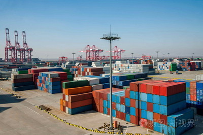 上海洋山深水經濟自由貿易區集裝箱碼頭起重機起重機塔