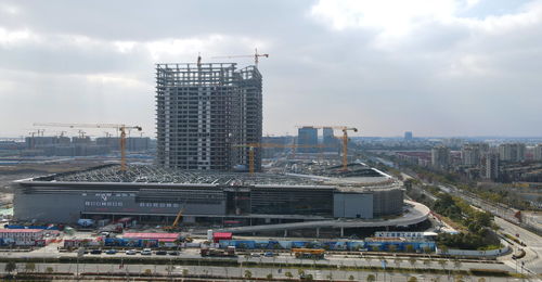 上海自貿(mào)區(qū)臨港新片區(qū)新春建設(shè)忙，推動貿(mào)易高質(zhì)量發(fā)展